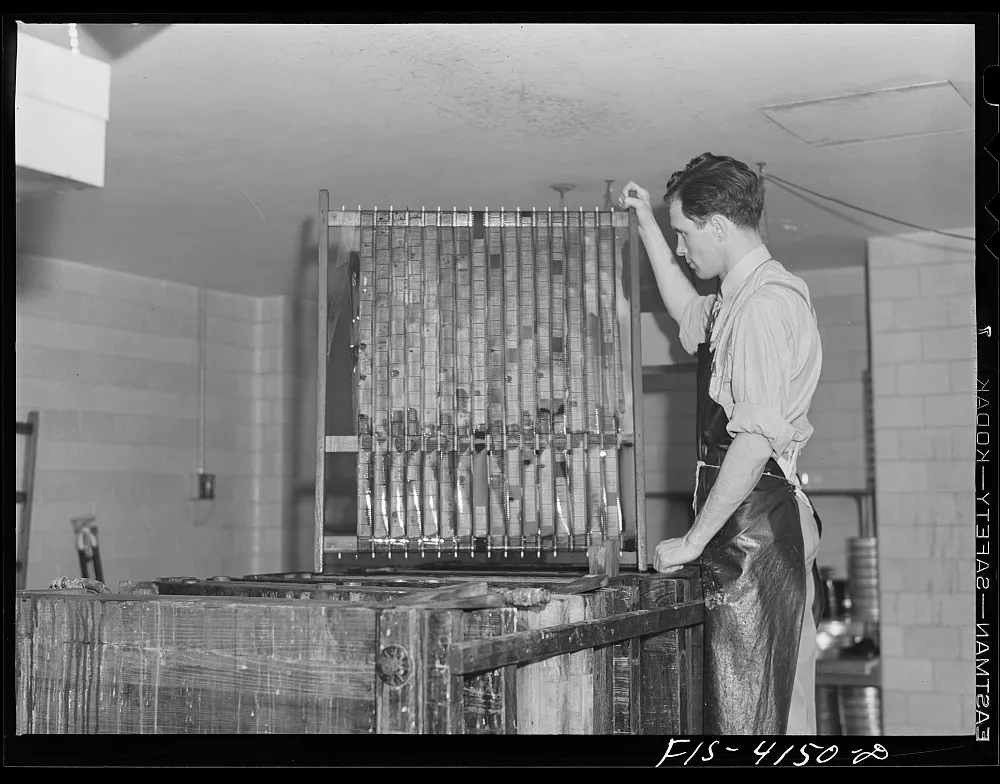 'Washington, D.C. Developing microfilm' (1942), U.S. Office of War Information, Library of Congress, FSA/OWI Collection