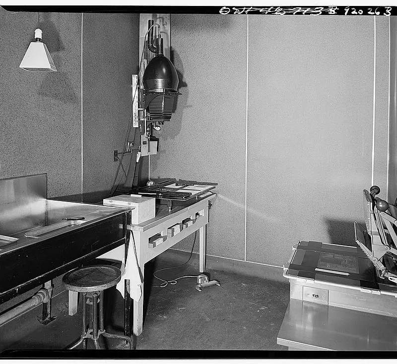 Enlarger Alignment, Grain Focusing, and Easel Set-Up for Edge-to-Edge Sharpness