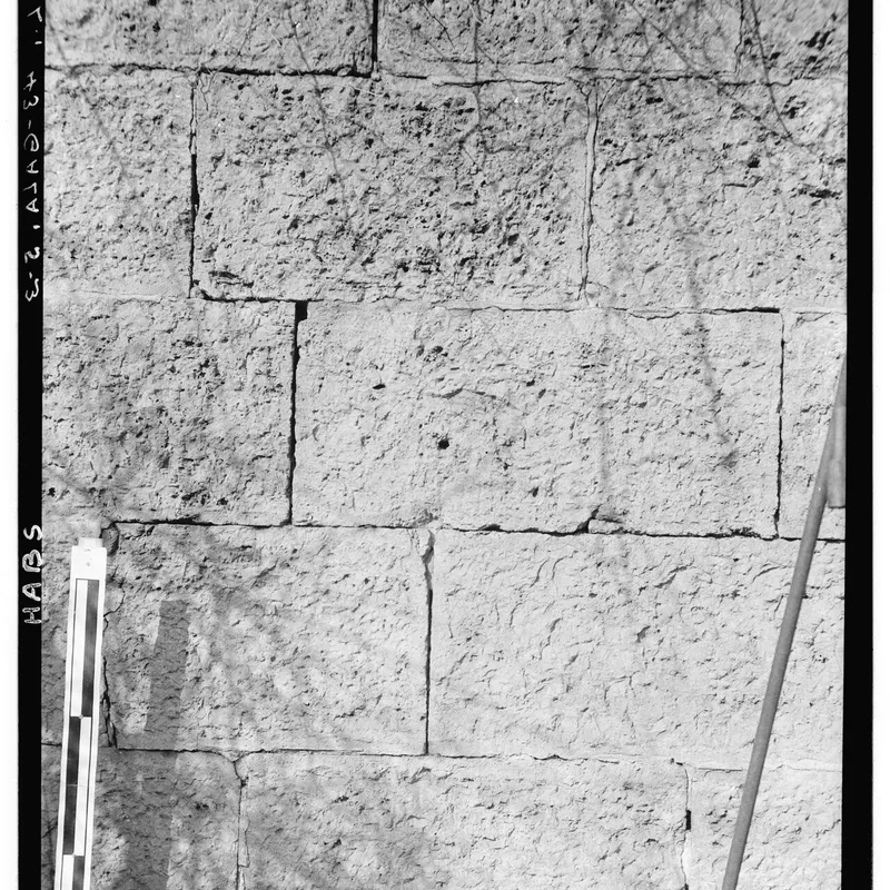 Why Side Light Reveals Texture and Form in Monochrome